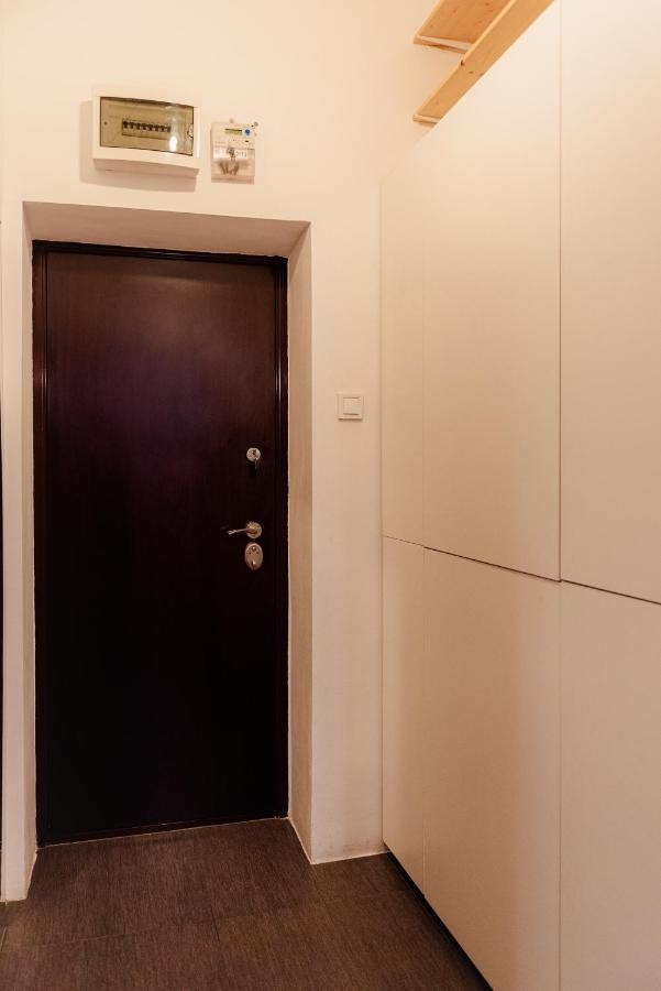City Center Downtown Apartment Bukarest Eksteriør billede
